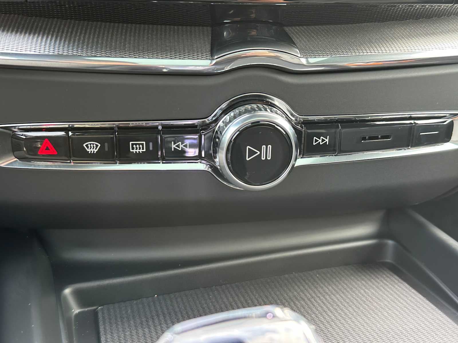 2026 Volvo XC60 Ultra Black Edition