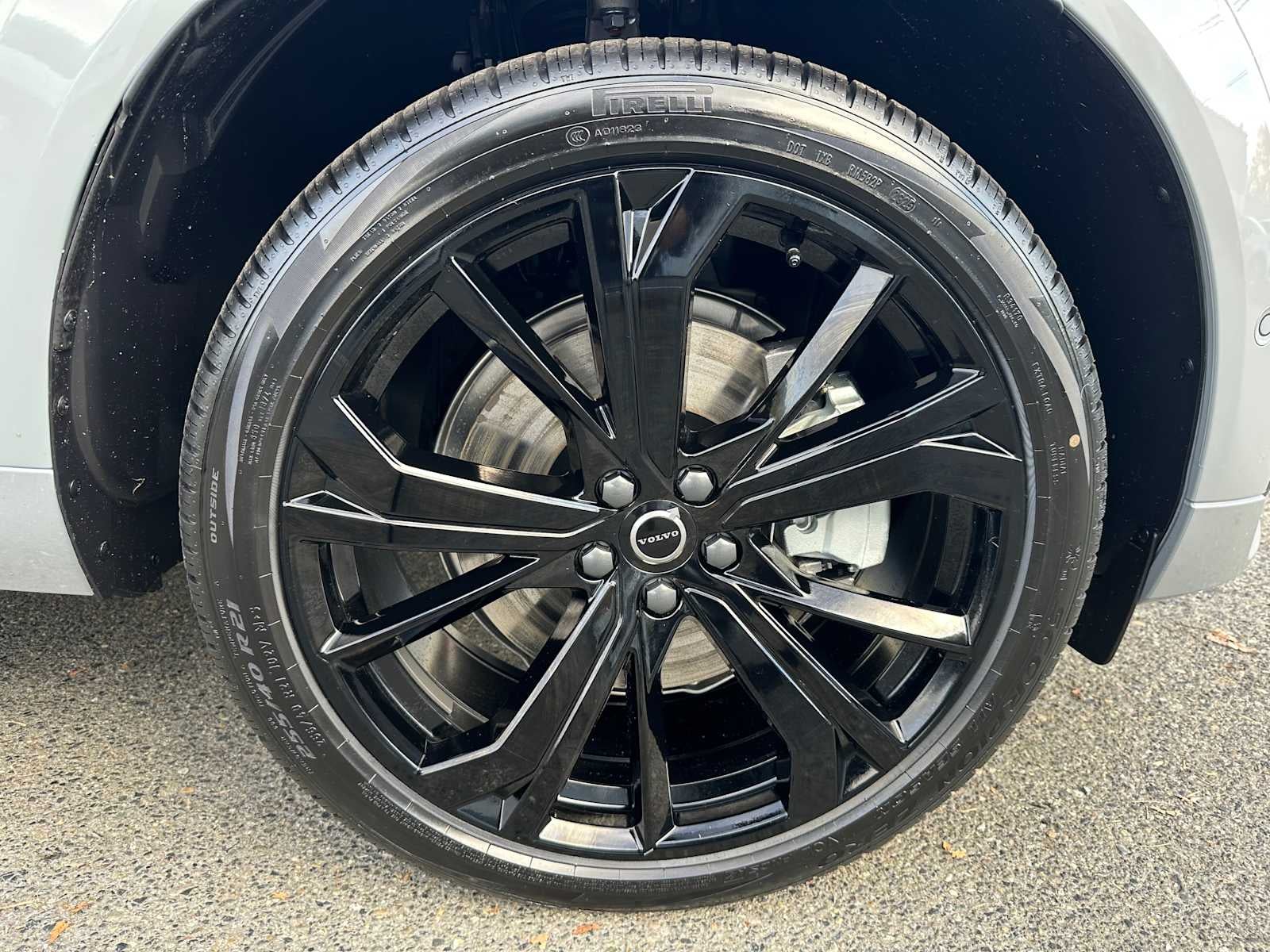 2026 Volvo XC60 Ultra Black Edition