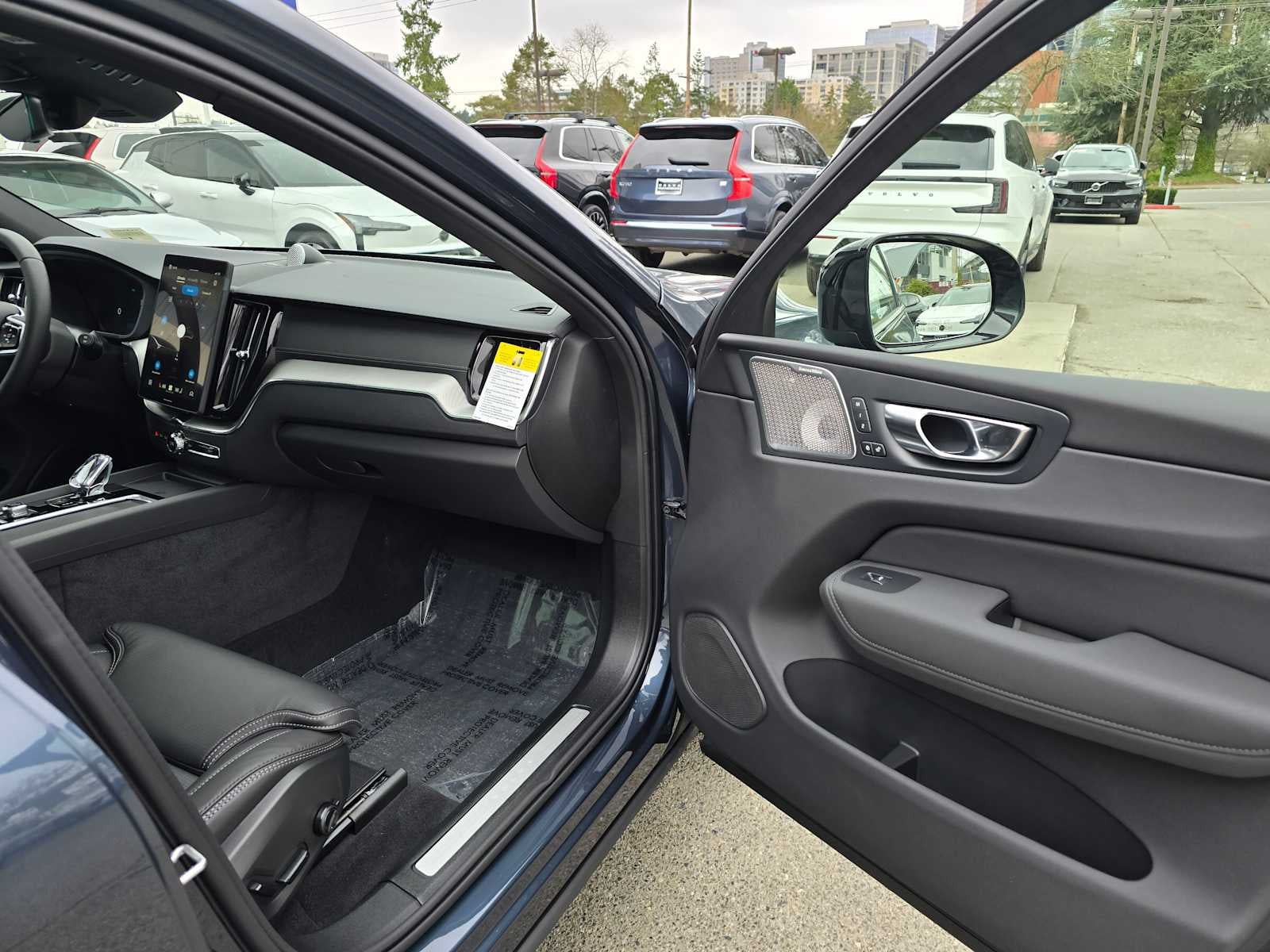 2026 Volvo XC60 Ultra Black Edition