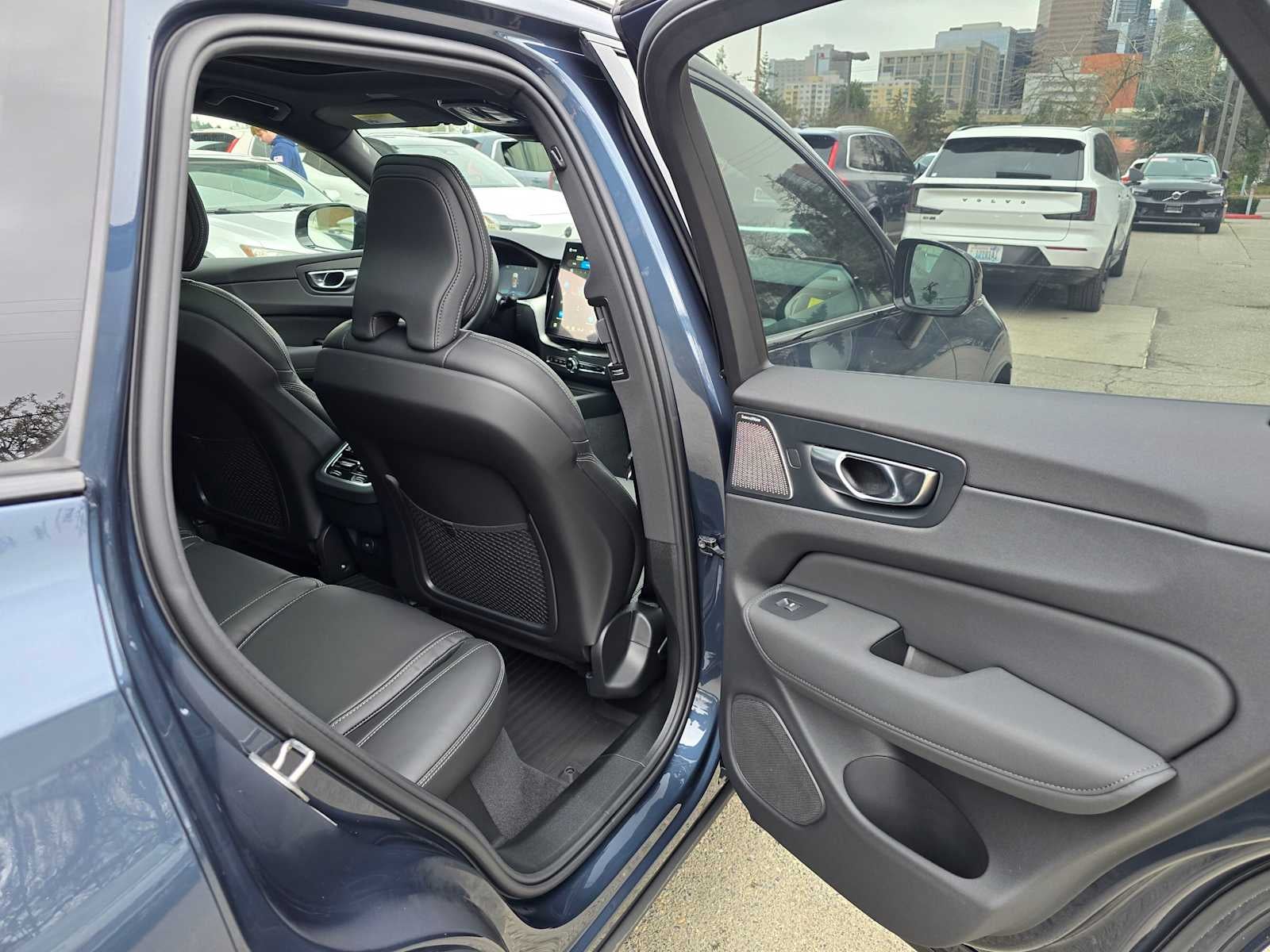 2026 Volvo XC60 Ultra Black Edition
