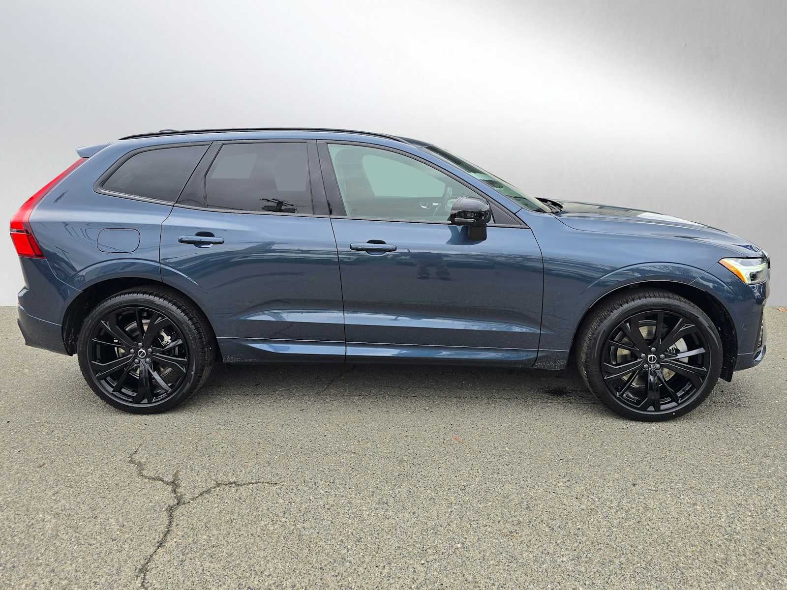 2026 Volvo XC60 Ultra Black Edition