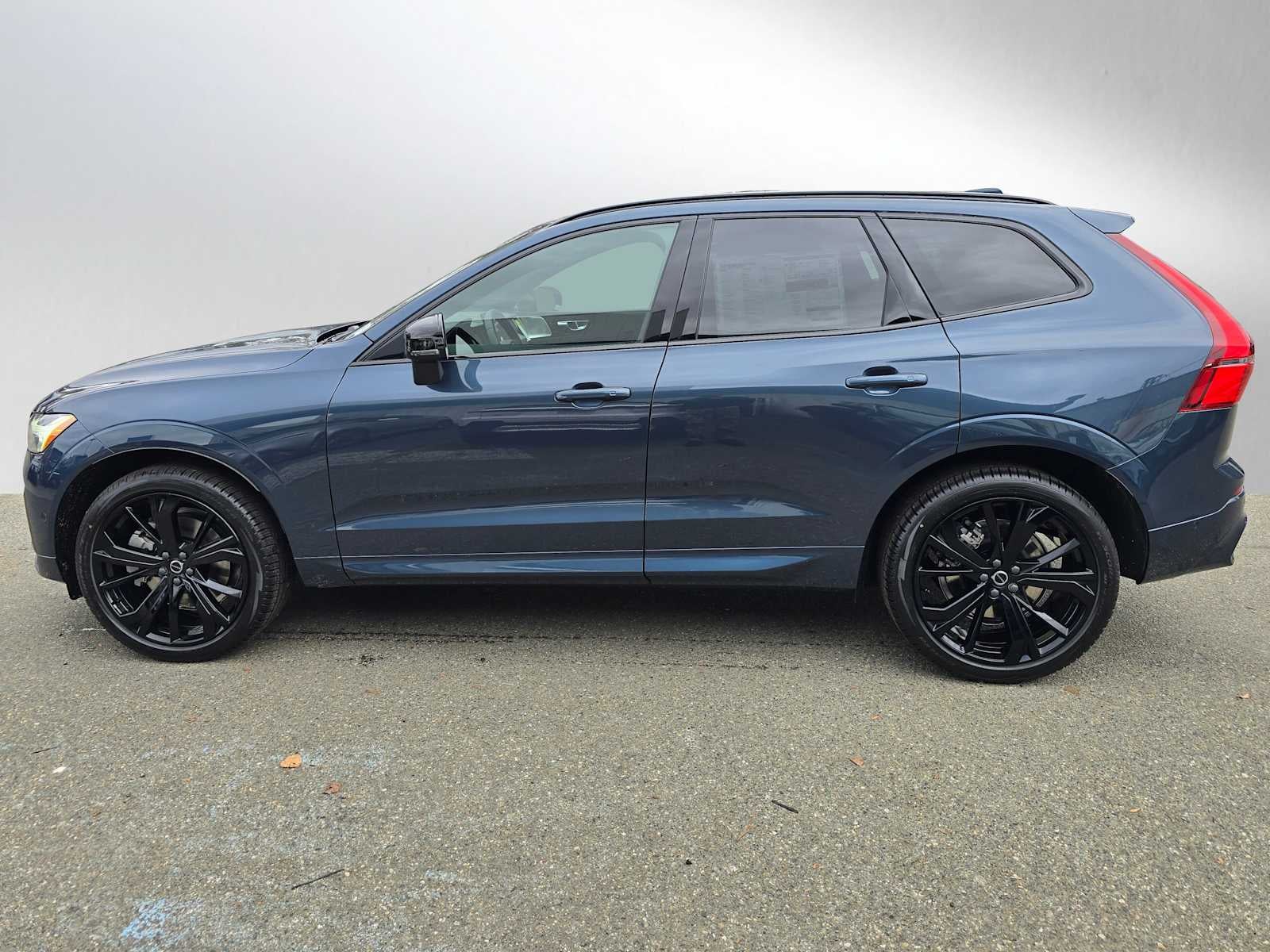 2026 Volvo XC60 Ultra Black Edition