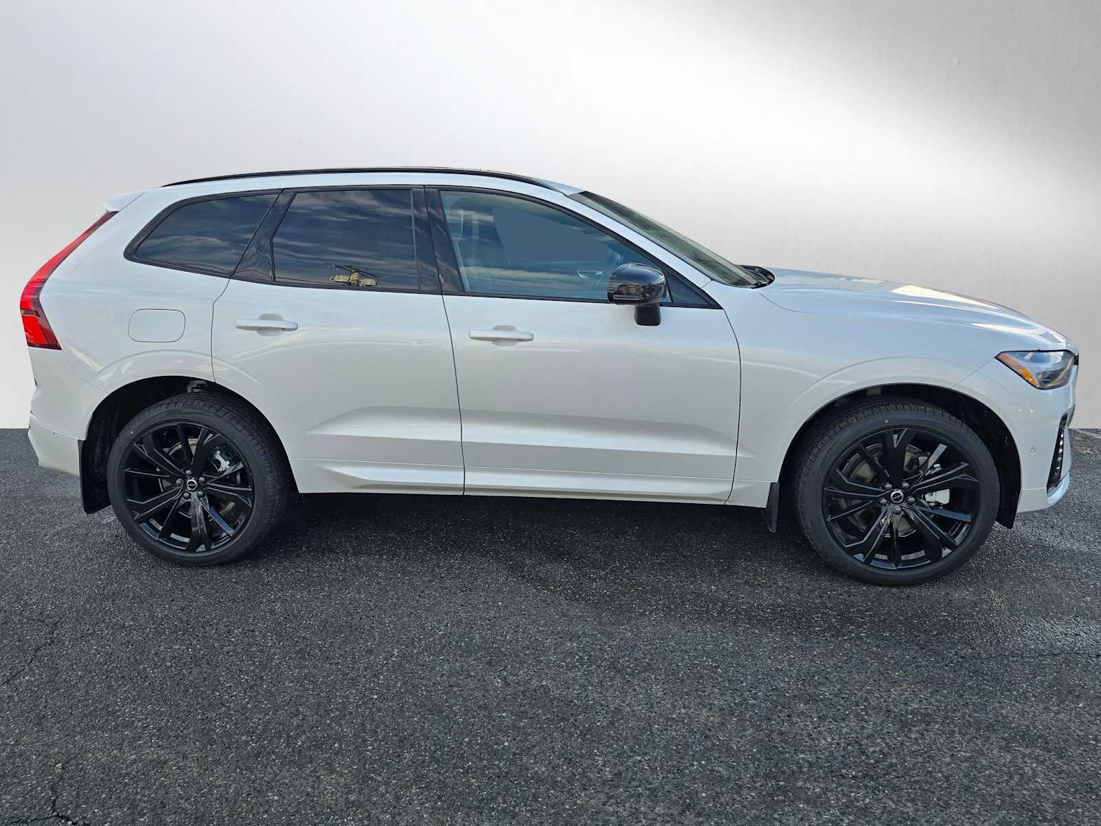 2026 Volvo XC60 Ultra Black Edition