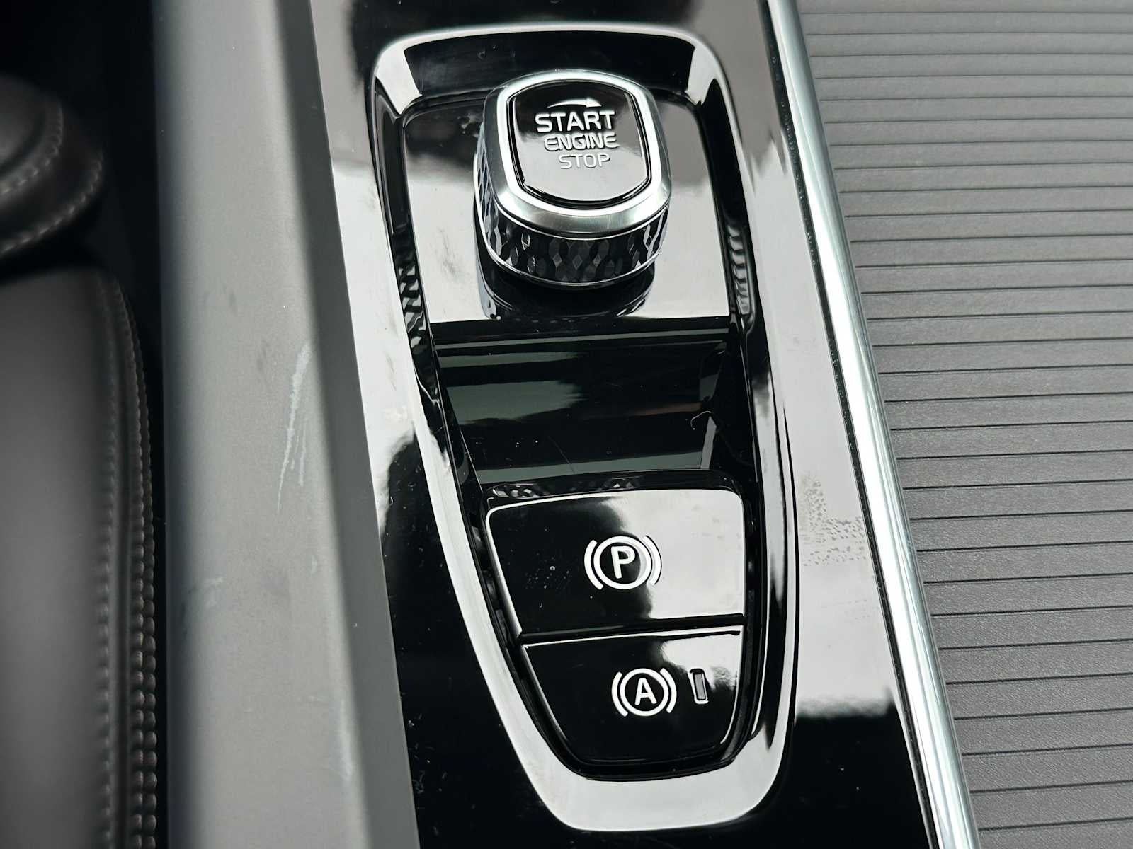 2026 Volvo XC60 Ultra Black Edition