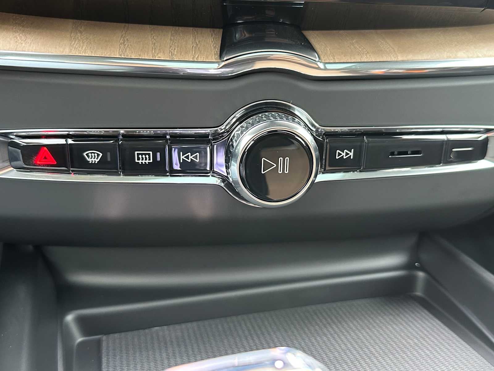 2026 Volvo XC60 Core