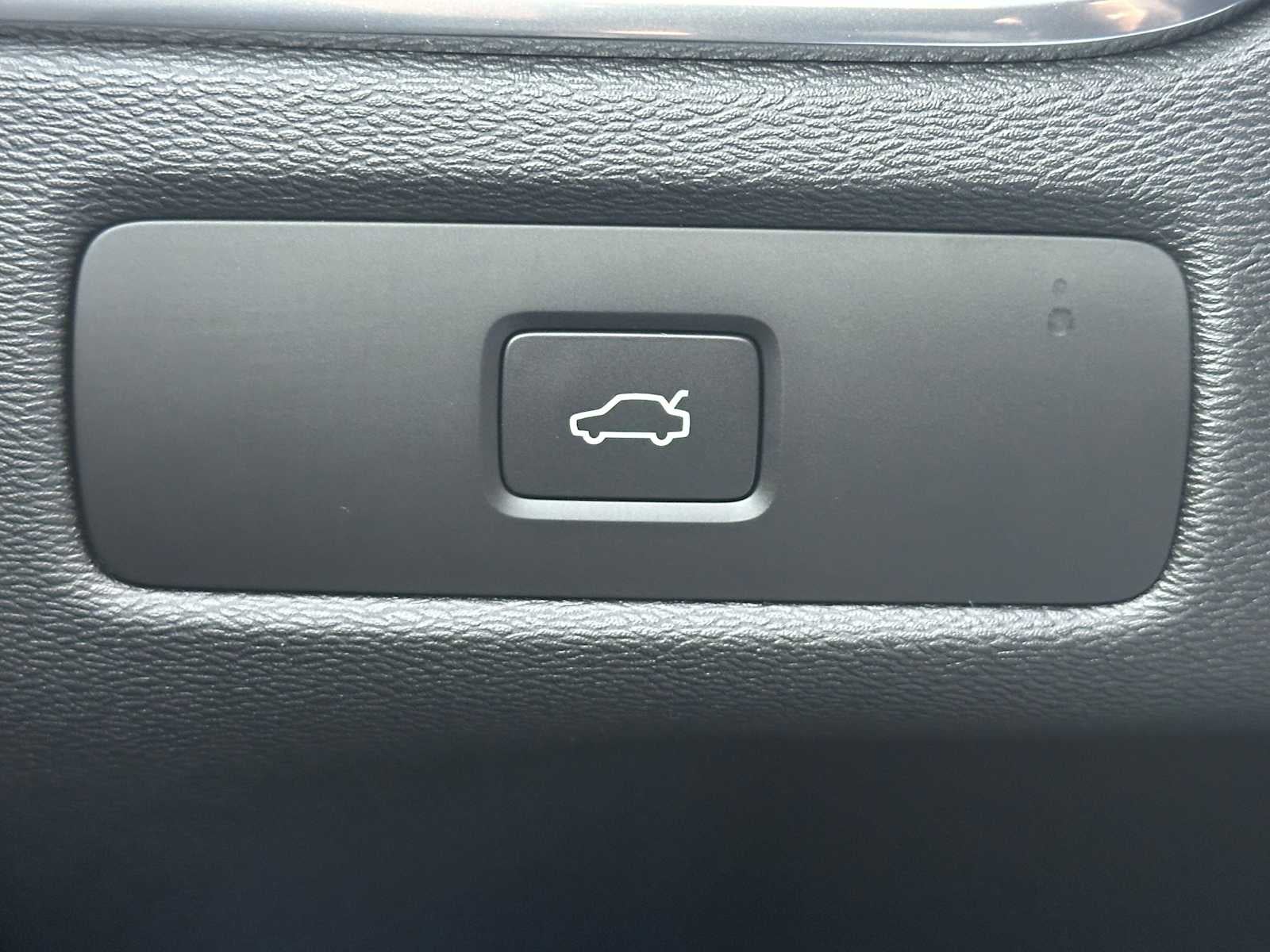 2026 Volvo XC60 Core