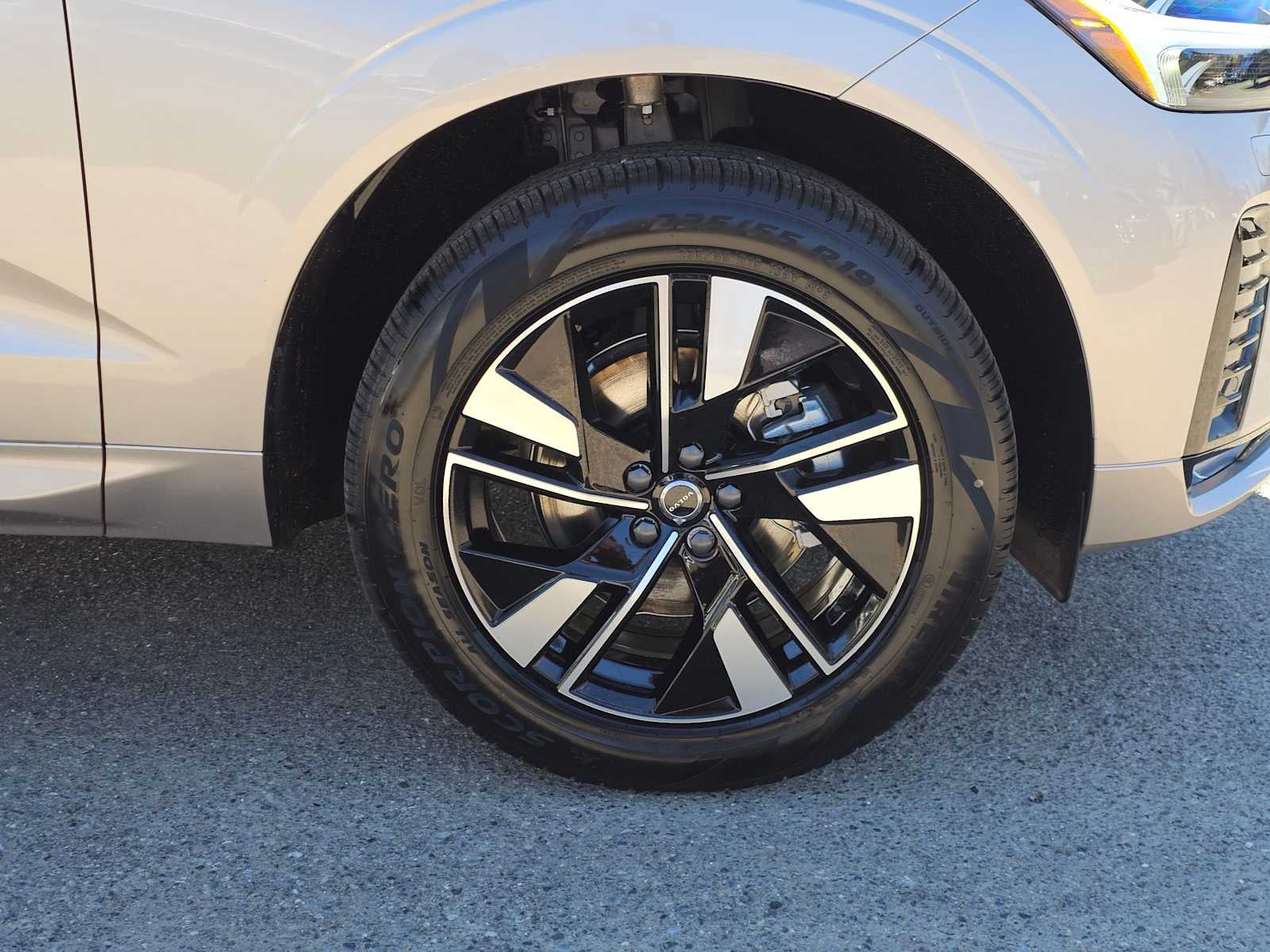2026 Volvo XC60 Core