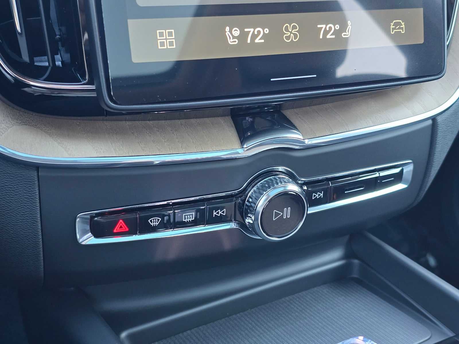 2026 Volvo XC60 Core