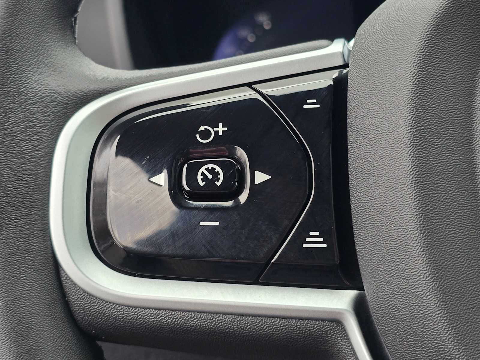 2026 Volvo XC60 Core