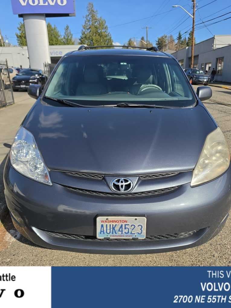 2009 Toyota Sienna XLE