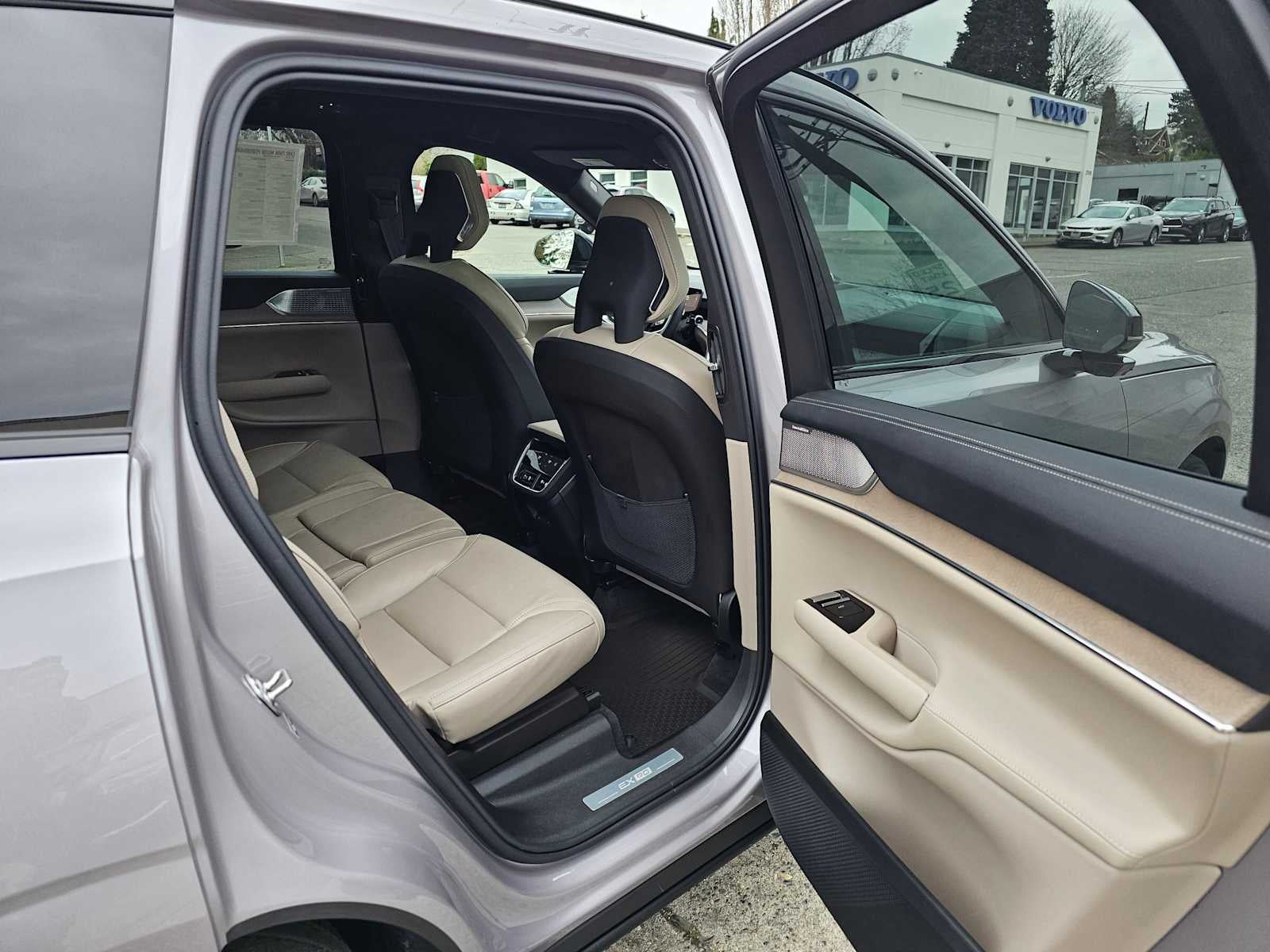 2026 Volvo EX90 Ultra