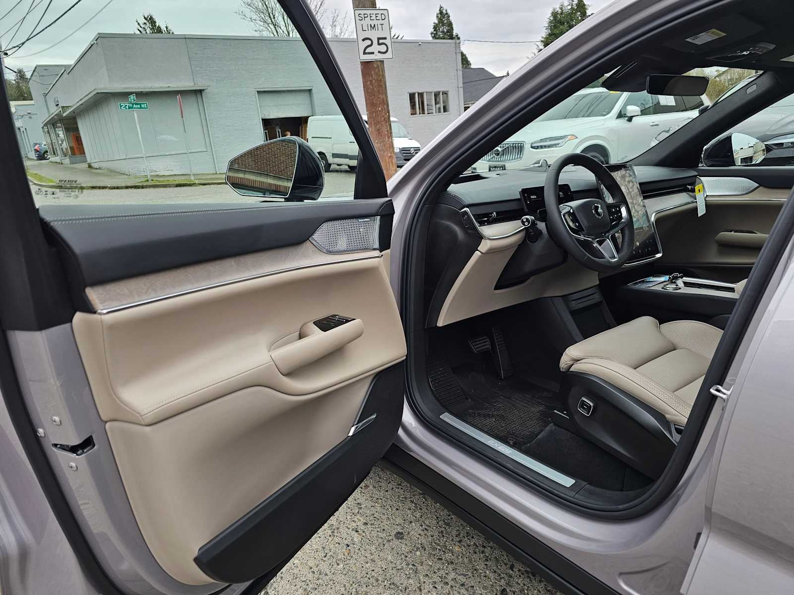 2026 Volvo EX90 Ultra