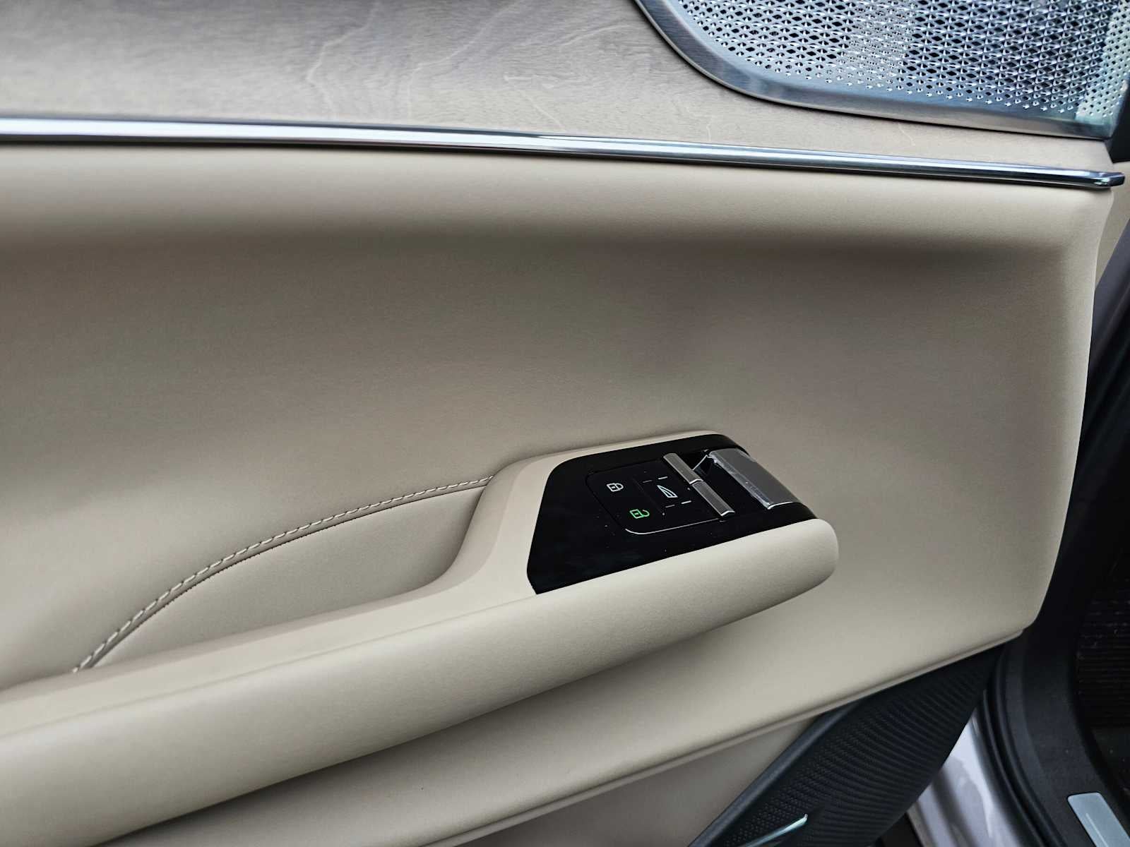 2026 Volvo EX90 Ultra