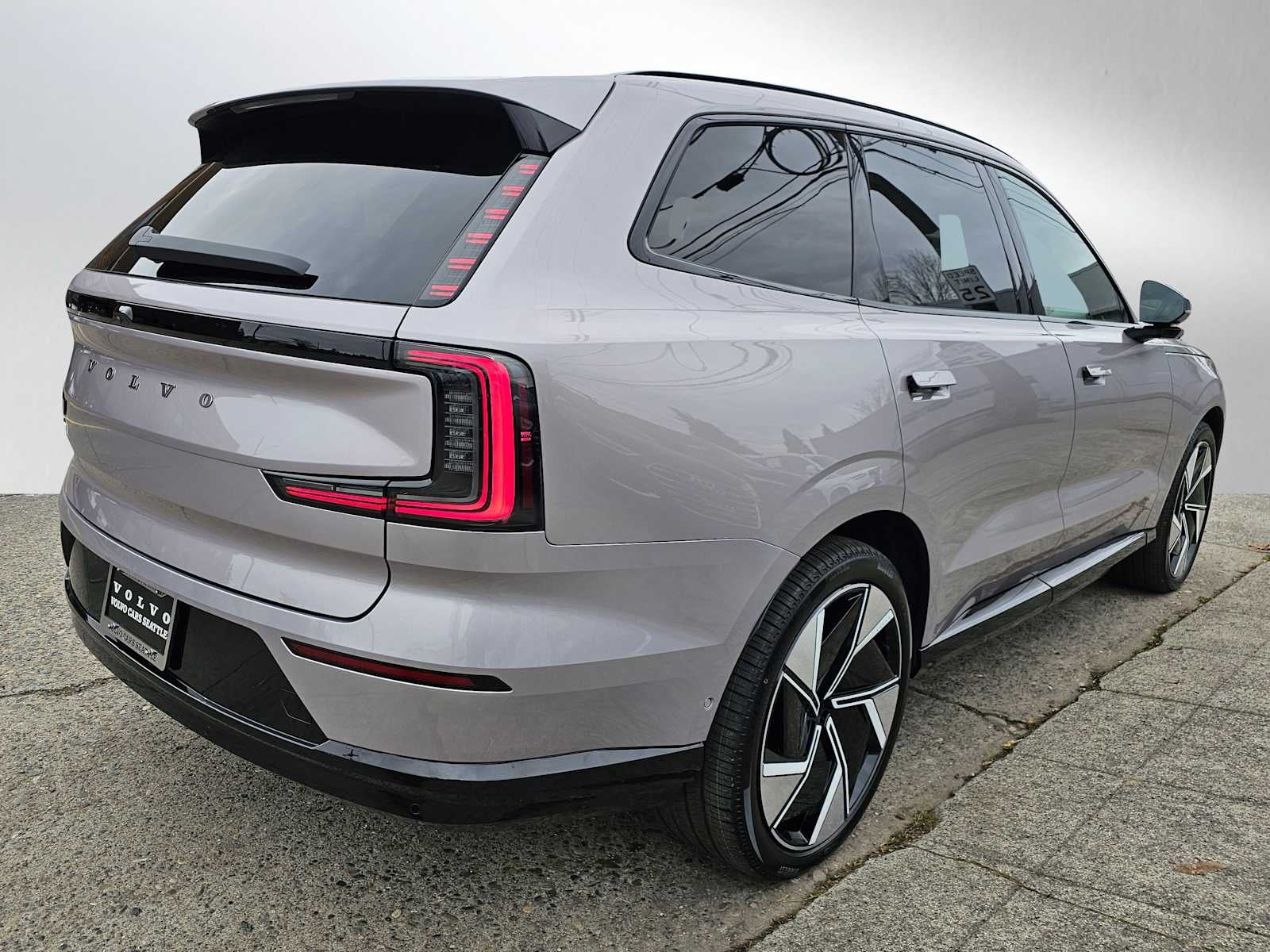 2026 Volvo EX90 Ultra