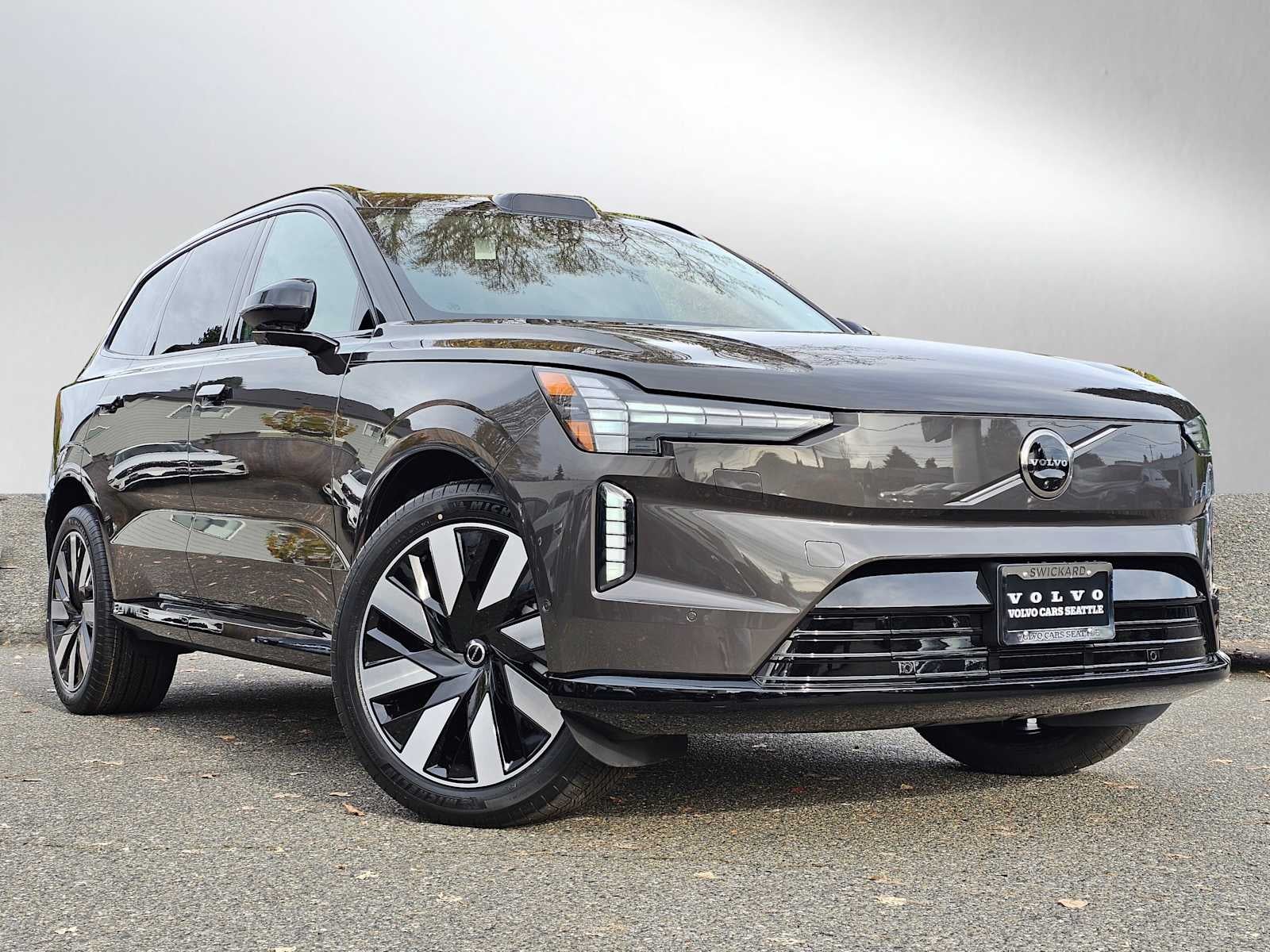 2025 Volvo EX90 Plus