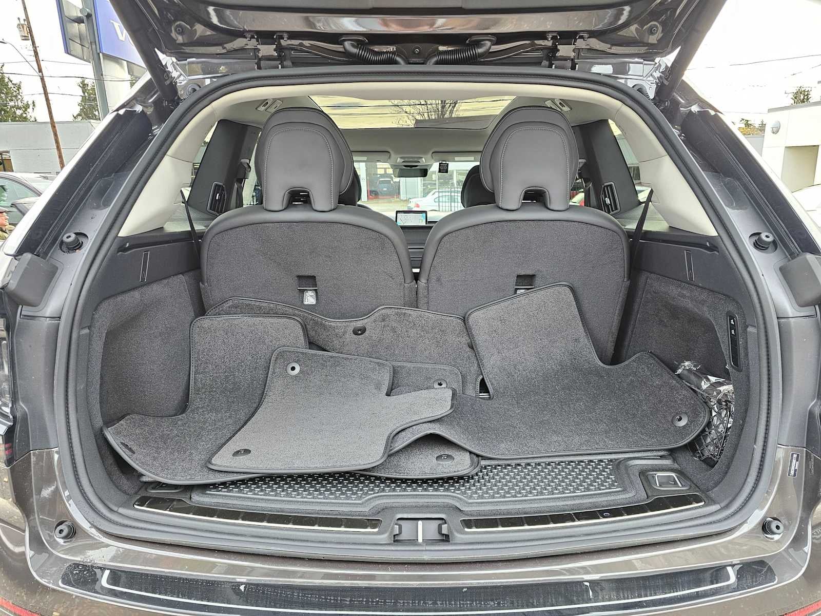 2025 Volvo EX90 Plus