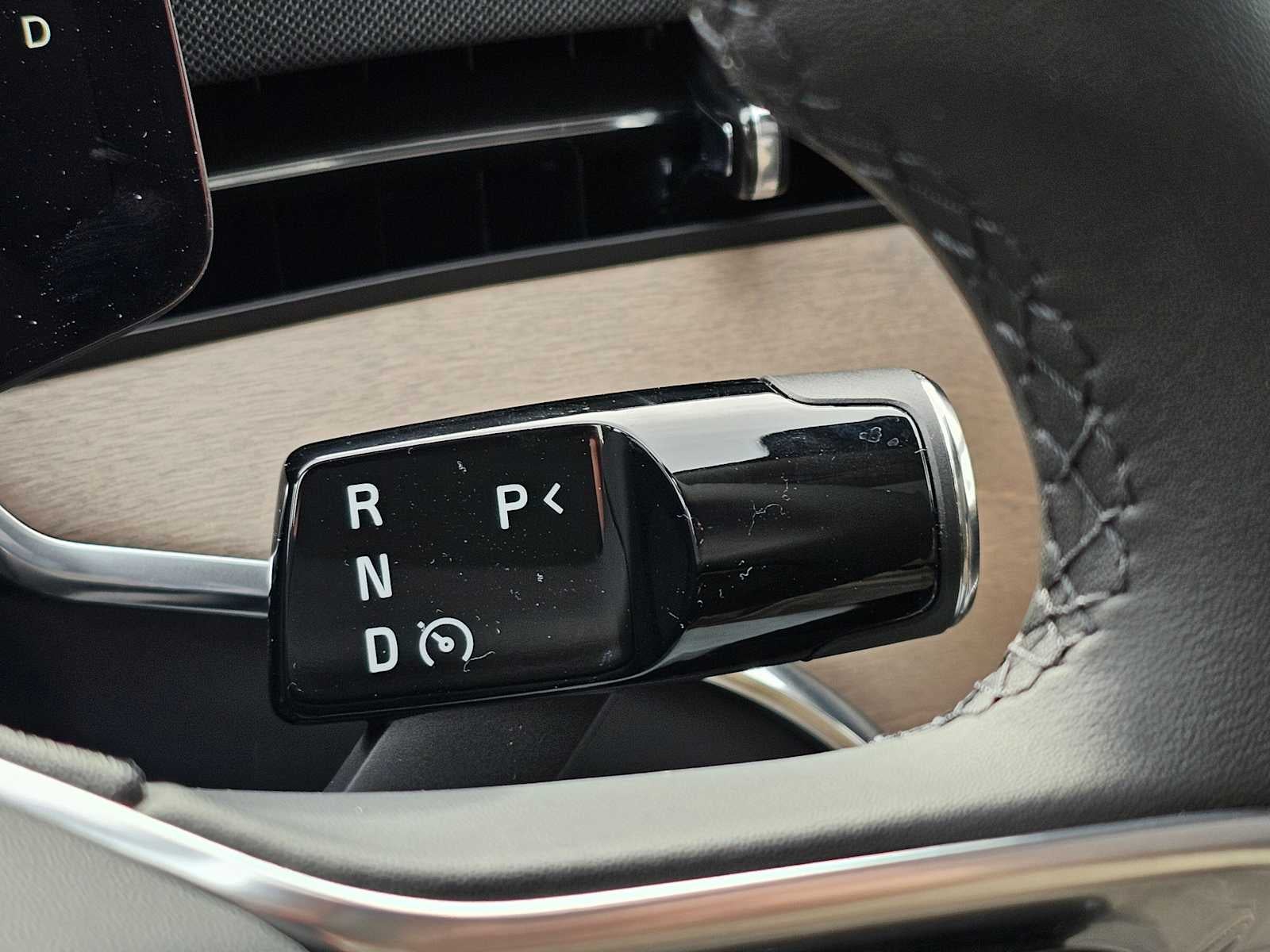 2025 Volvo EX90 Plus