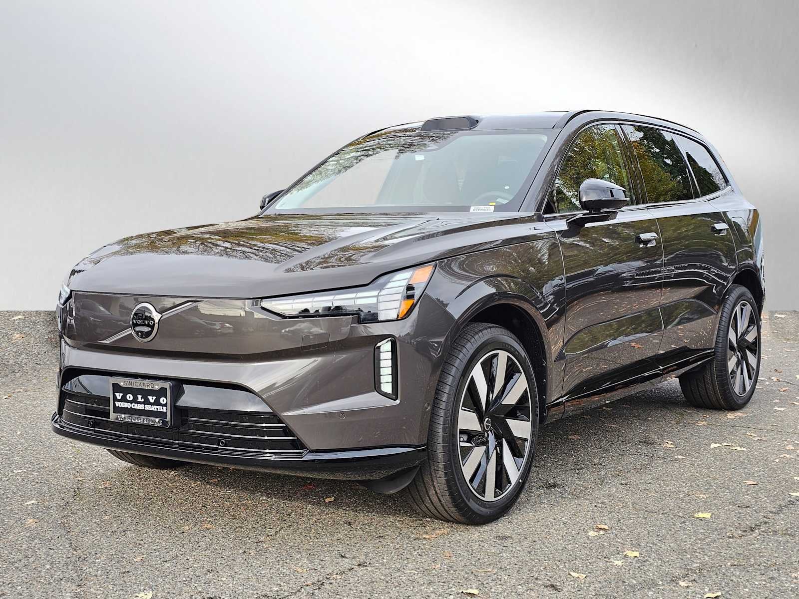 2025 Volvo EX90 Plus