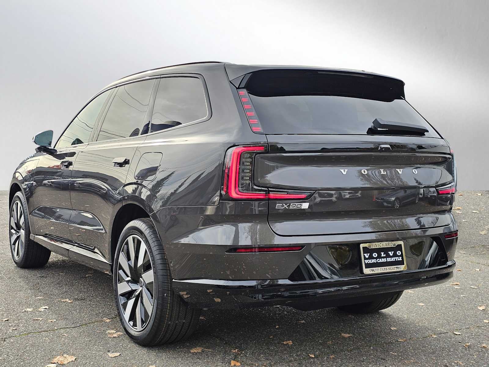 2025 Volvo EX90 Plus