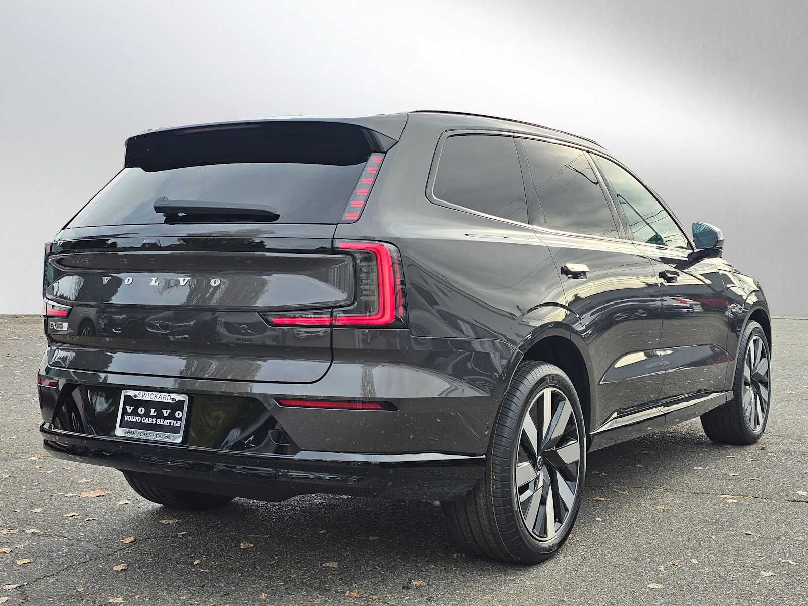 2025 Volvo EX90 Plus