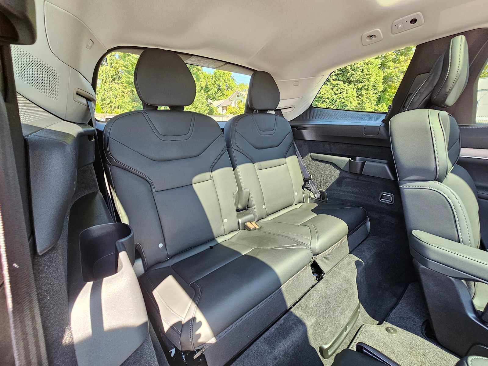 2025 Volvo EX90 Plus