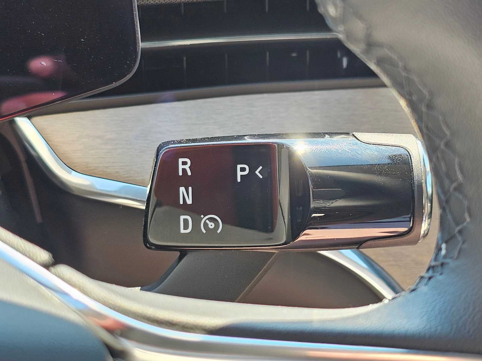 2025 Volvo EX90 Plus