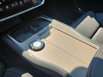 2025 Volvo EX90 Plus