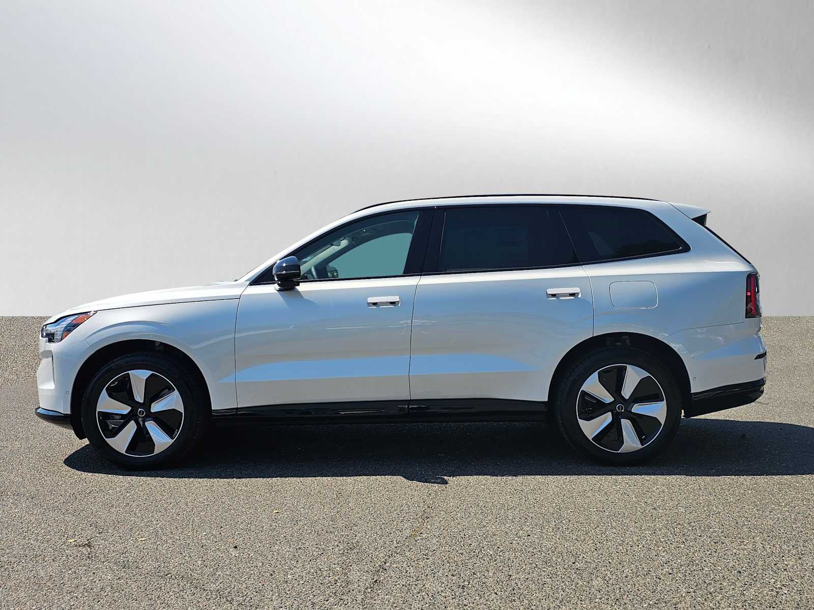 2025 Volvo EX90 Plus