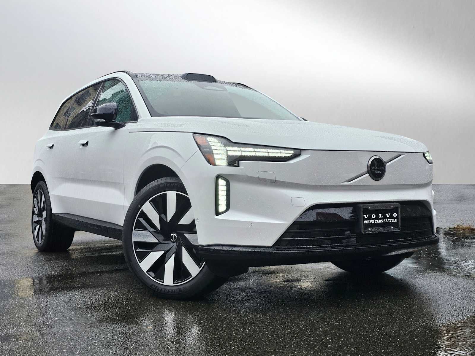 2025 Volvo EX90 Plus