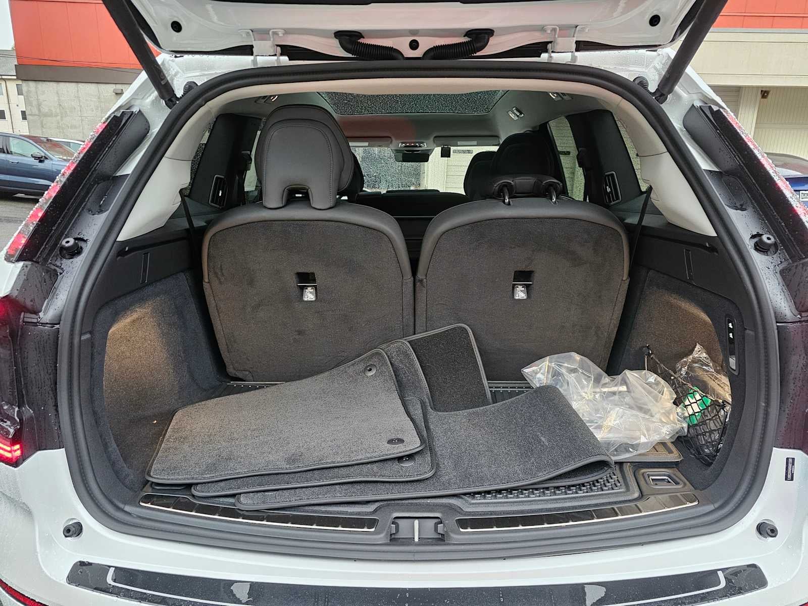 2025 Volvo EX90 Plus