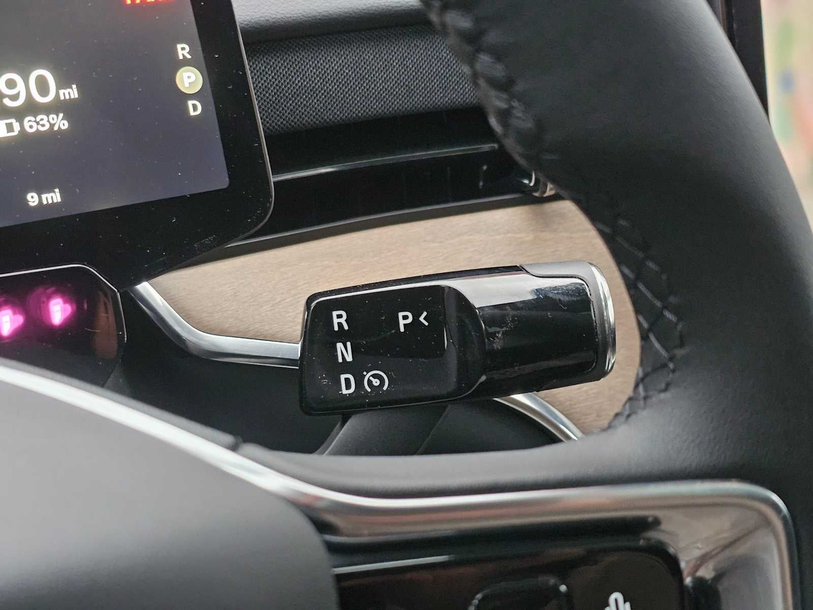 2025 Volvo EX90 Plus