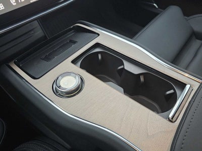 2025 Volvo EX90 Plus