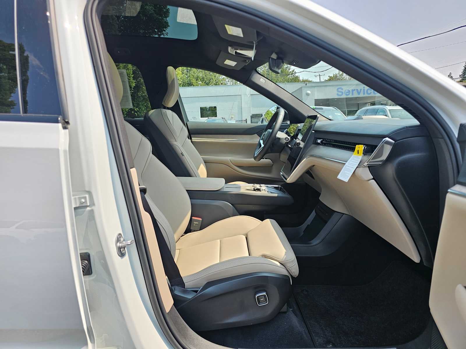 2025 Volvo EX90 Plus