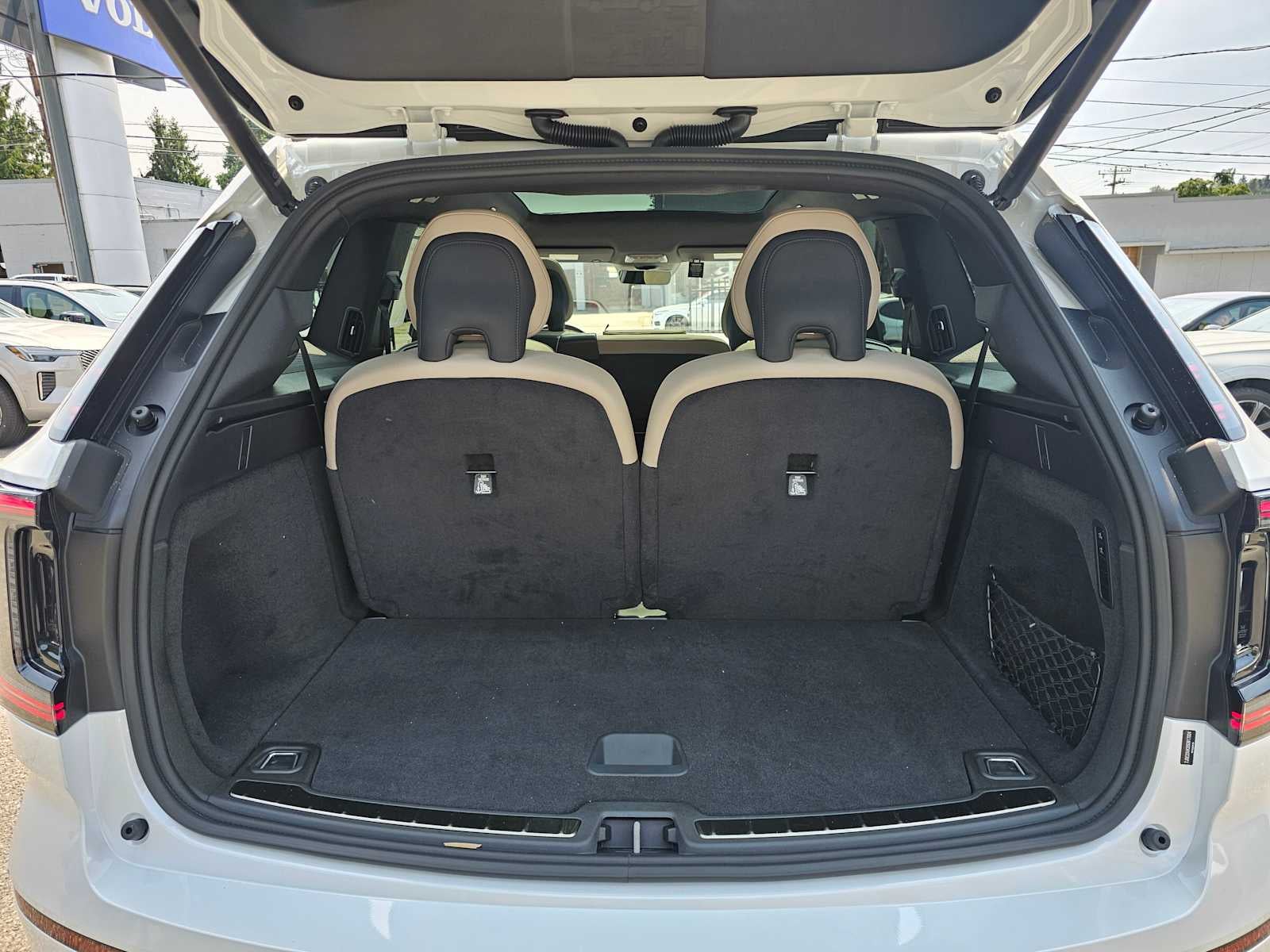 2025 Volvo EX90 Plus