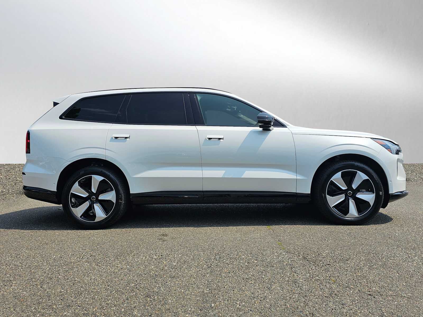 2025 Volvo EX90 Plus
