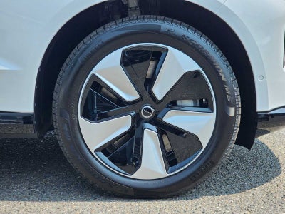 2025 Volvo EX90 Plus