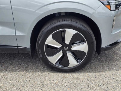 2025 Volvo EX90 Plus