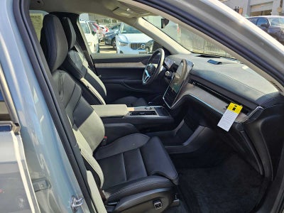 2025 Volvo EX90 Plus