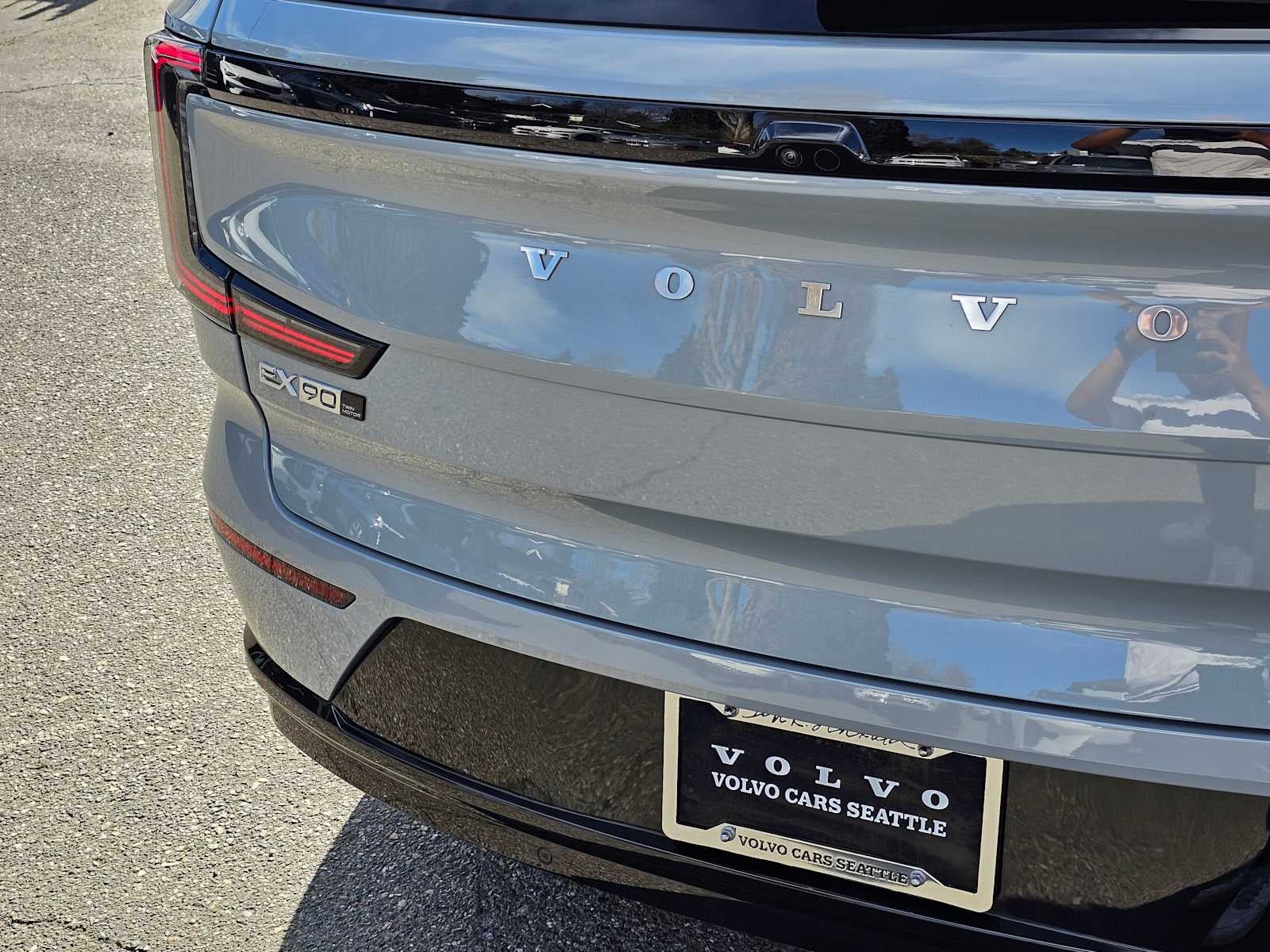 2025 Volvo EX90 Plus