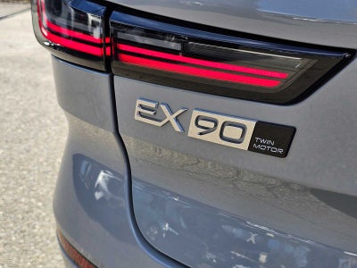 2025 Volvo EX90 Plus
