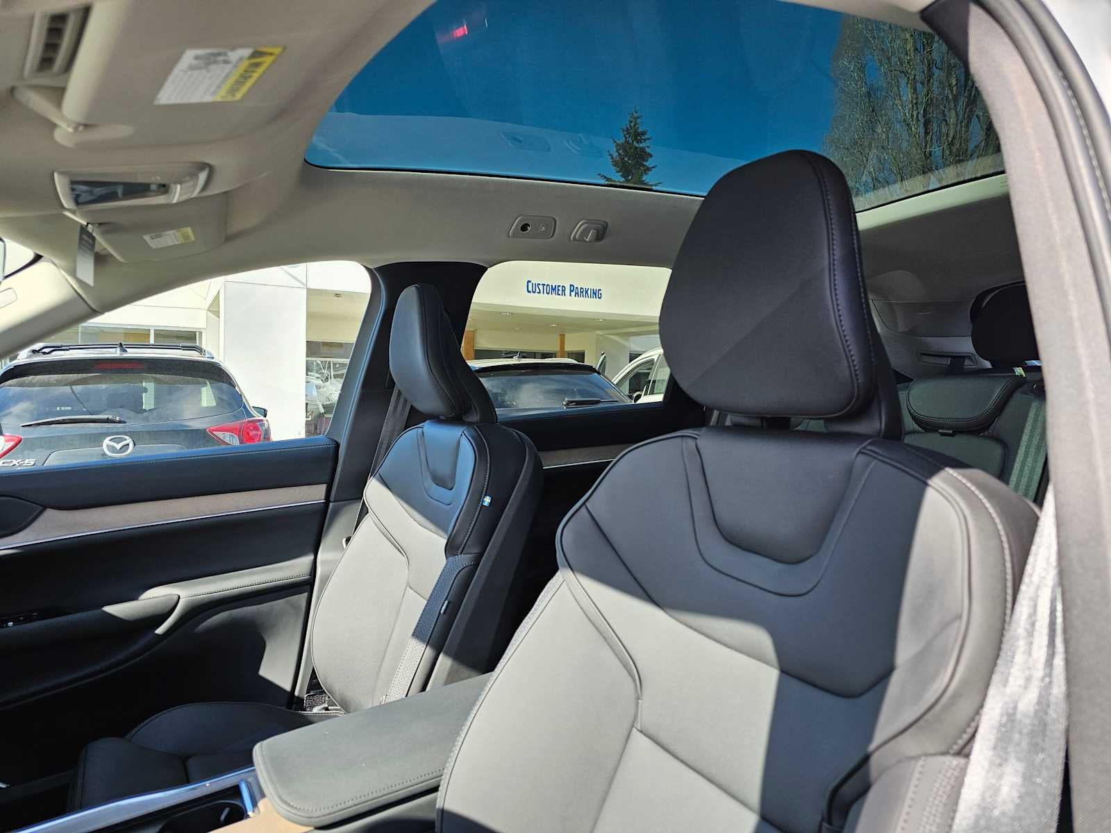 2025 Volvo EX90 Plus