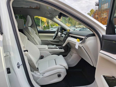 2025 Volvo EX90 Plus