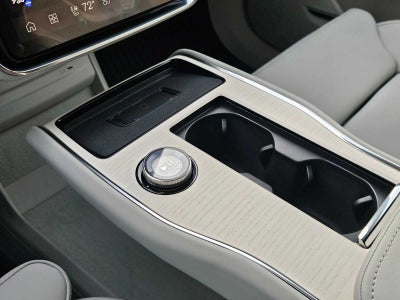 2025 Volvo EX90 Plus