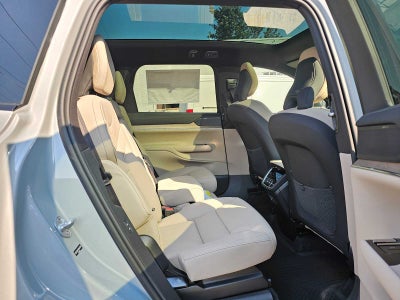 2025 Volvo EX90 Plus