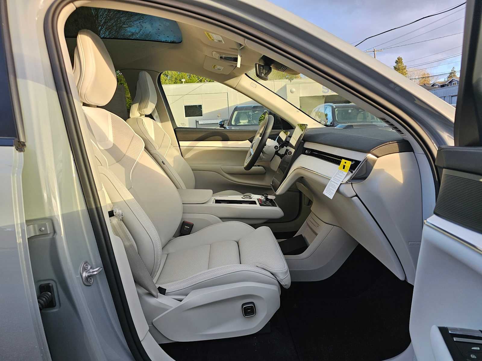 2025 Volvo EX90 Plus