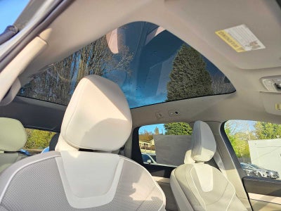 2025 Volvo EX90 Plus