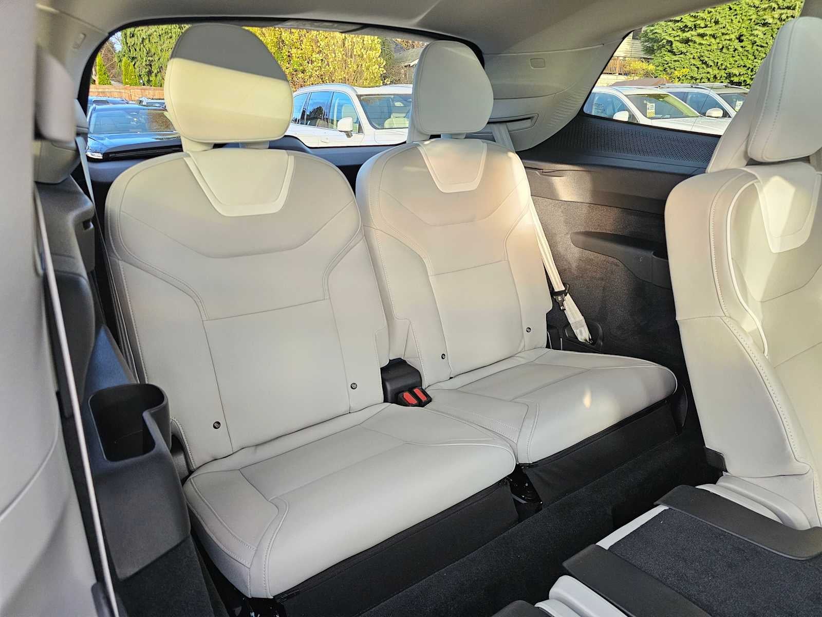 2025 Volvo EX90 Plus