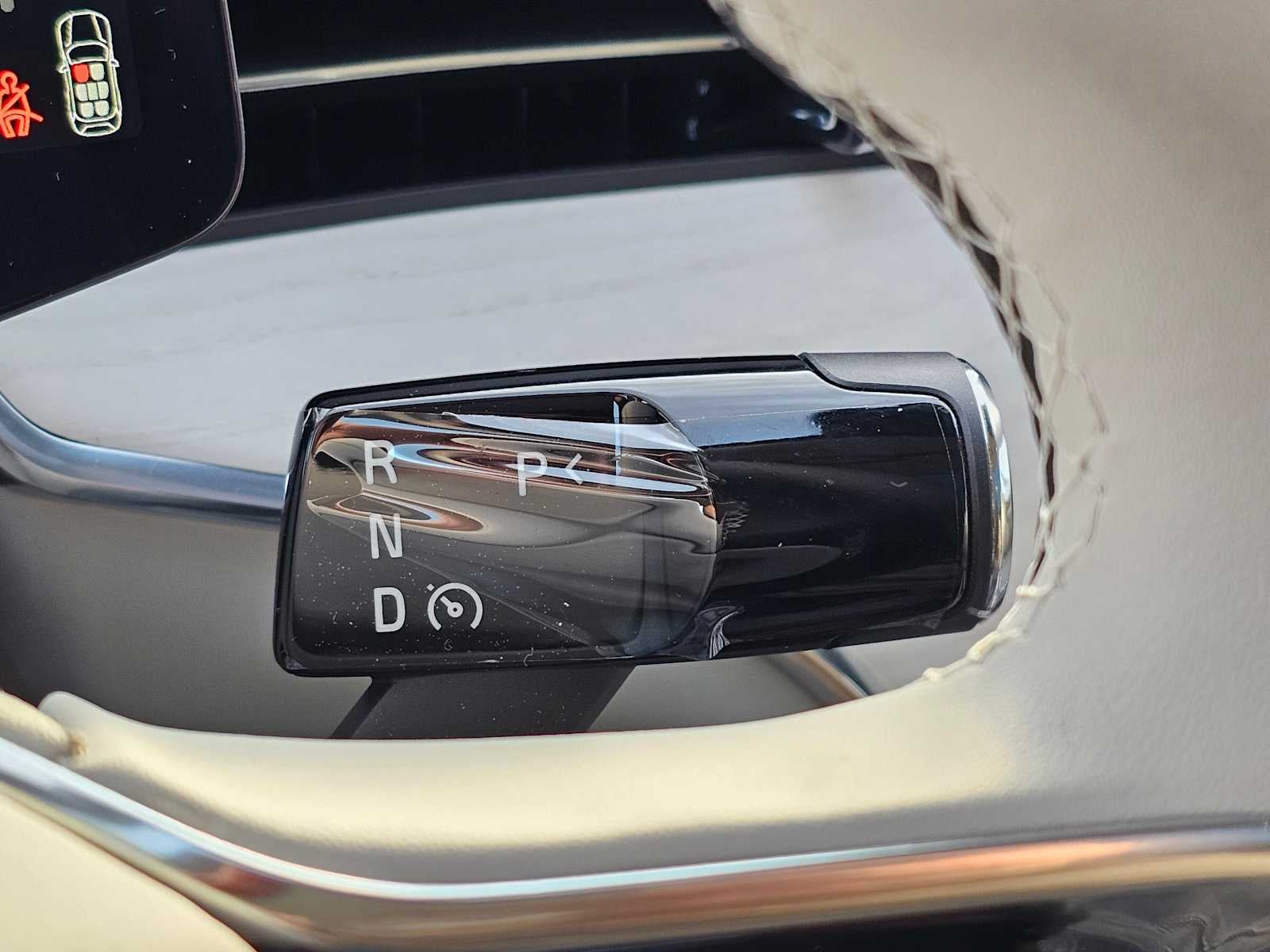 2025 Volvo EX90 Plus