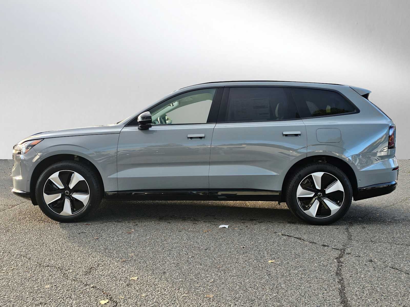 2025 Volvo EX90 Plus