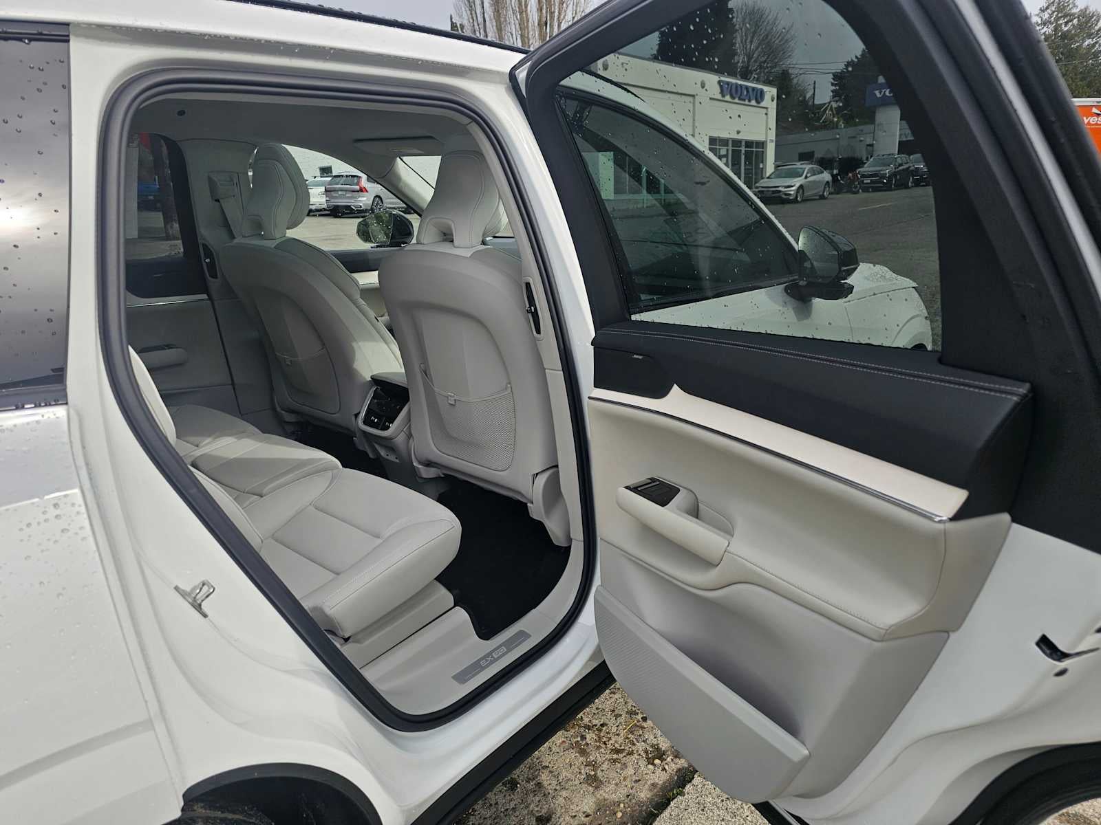2025 Volvo EX90 Ultra